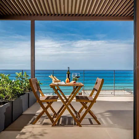 Villa Mulberry 10, Emma Sciacca